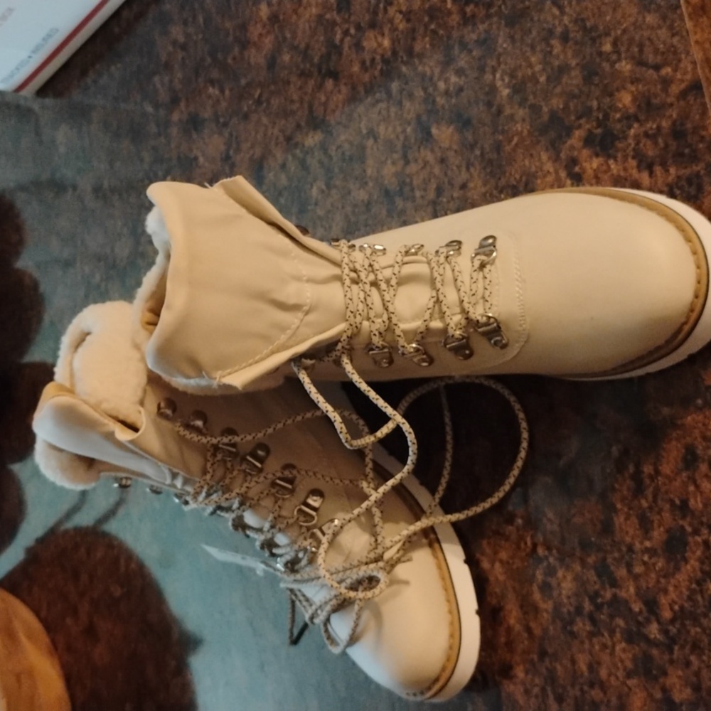 Ladies boots